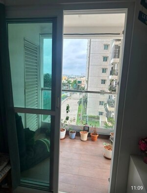 Room in 3 BHK Apartment at Cybercity Rainbow Vistas Rock Gardens, Hi Tech City – for Rent