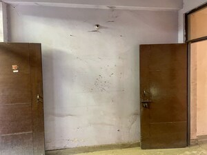 Room in  Apartment at Loni – for Sale