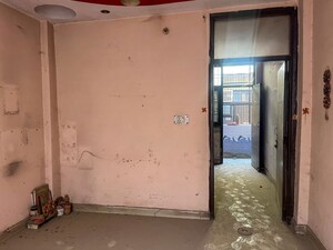 Room in  Apartment at Loni – for Sale