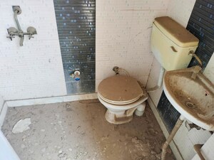 Bathroom in  Apartment at Loni – for Sale