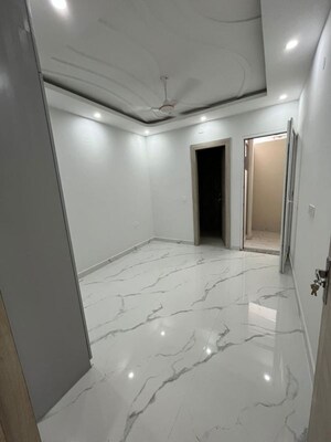 2 BHK Builder Floor For Rent in Aman Vihar