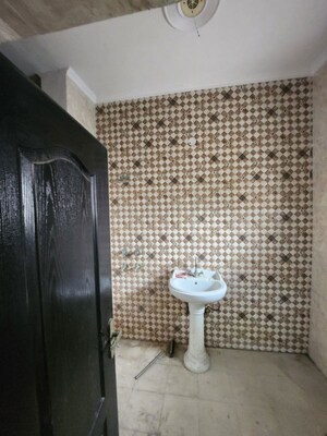 Bathroom in 3.5 BHK Builder Floor at Green Fields Colony – for Rent