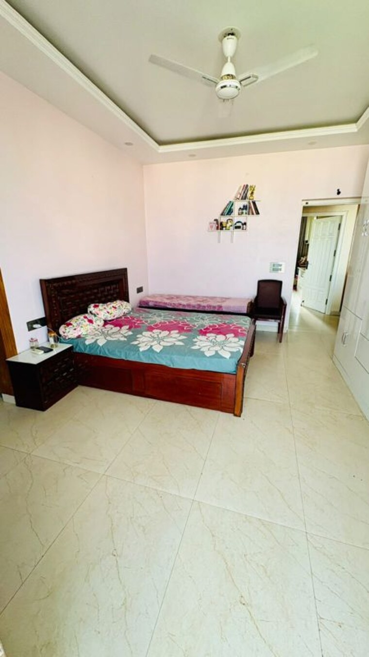 Bedroom, green fields colony 3 Bedroom 355 Sq.Yd. Builder Floor In Green Fields Colony Faridabad 10683495