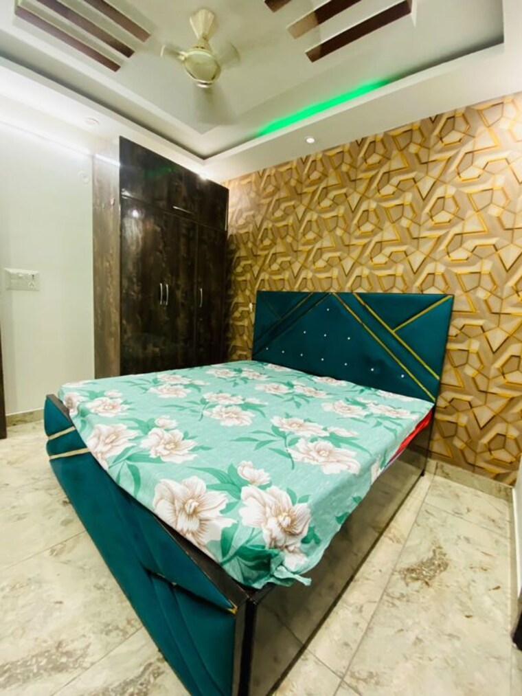 Bedroom, dwarka mor 3 Bedroom 100 Sq.Yd. Builder Floor In Dwarka Mor Delhi 10683700
