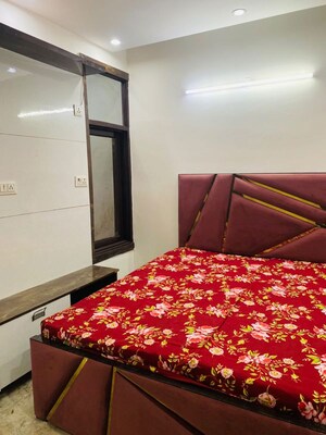 Bedroom in 3 BHK Builder Floor at Dwarka Mor – for Rent