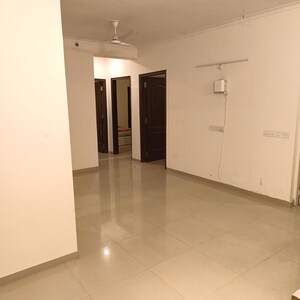 Room in 2 BHK Apartment at Omaxe Grand Omaxe, Gomti Nagar – for Sale