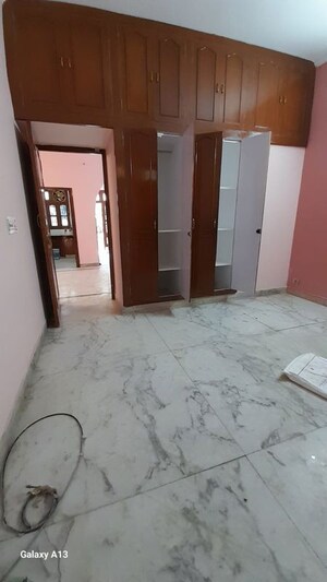 Room in 2 BHK Builder Floor at Ansal Plaza Sector-23, Sector 23 – for Rent