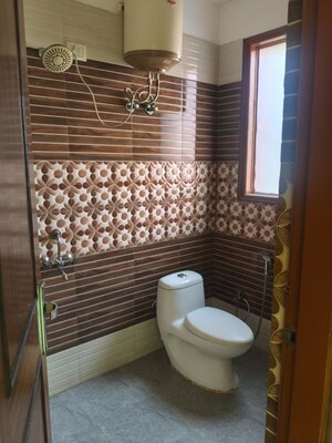 Bathroom in 1 BHK Apartment at Lotus Homz, Sector 111 – for Rent