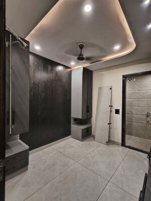 Room in 2 BHK Builder Floor at Dwarka Mor – for Rent