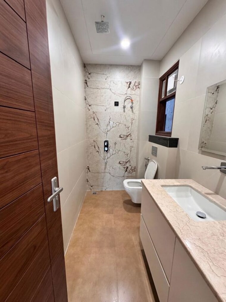 Bathroom, palam vihar 3 Bedroom 2200 Sq.Ft. Builder Floor In Palam Vihar Gurgaon 10683849