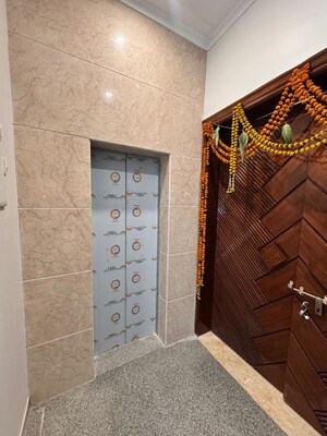 Furnished Amenities in 3 BHK Builder Floor at Palam Vihar – for Rent