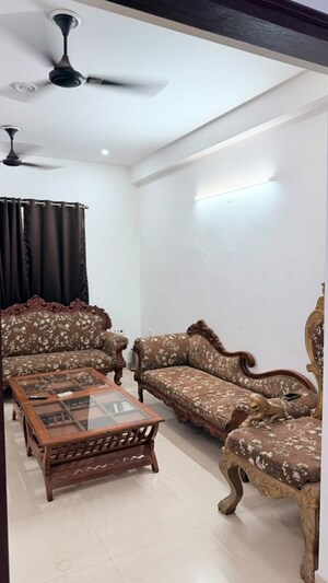 Living Room in 3 BHK Builder Floor at Eros Rosewood City, Sector 49 – for Rent