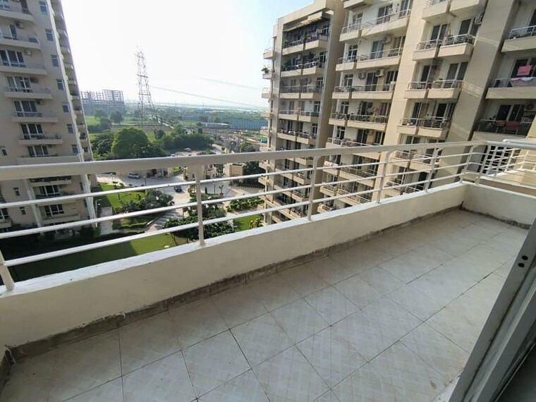 Balcony, indiabulls-centrum-park 3 Bedroom 1600 Sq.Ft. Apartment In Sector 103 Gurgaon 10683966