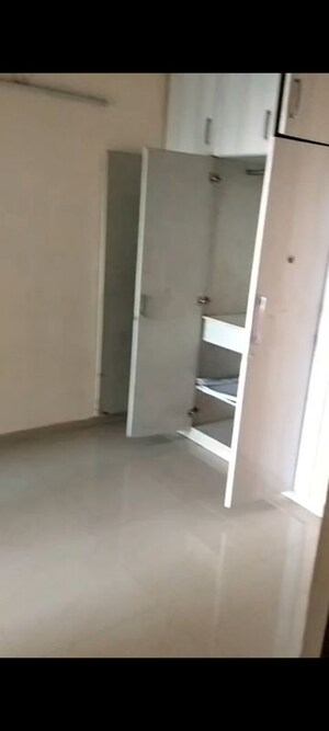 2 BHK Apartment For Rent in Windsor Paradise 2, Raj Nagar Extension
