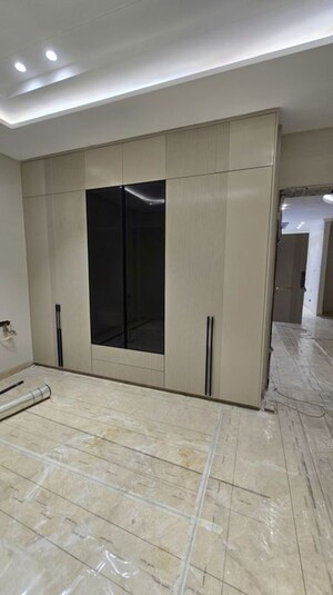 Room in 3 BHK Builder Floor at Raja Garden – for Sale