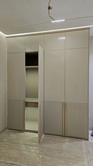 Furnished Amenities in 3 BHK Builder Floor at Raja Garden – for Sale