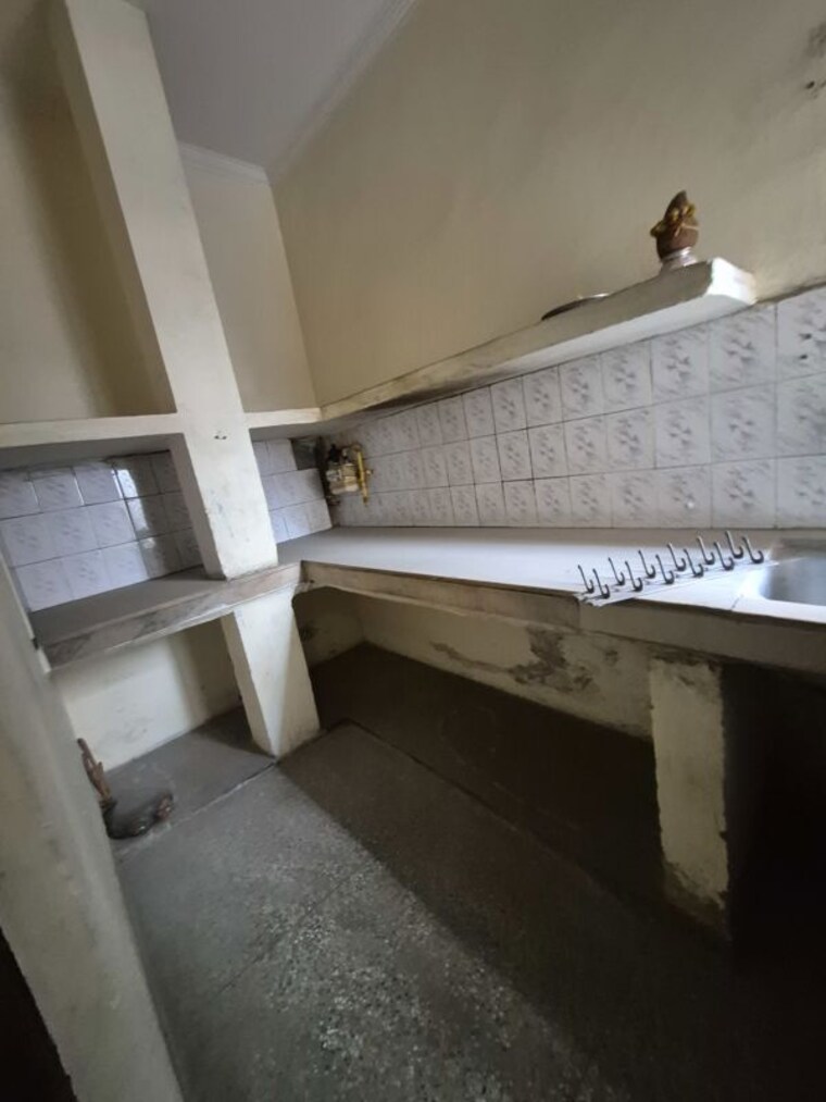 Bathroom, mayur vihar 2.5 Bedroom 680 Sq.Ft. Builder Floor In Mayur Vihar Delhi 10684043