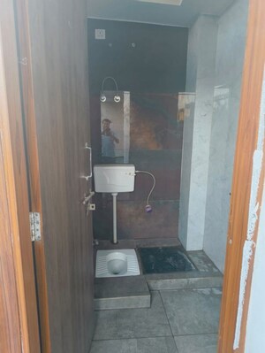 Bathroom in 4 BHK Builder Floor at SS Linden, Sector 84 – for Sale