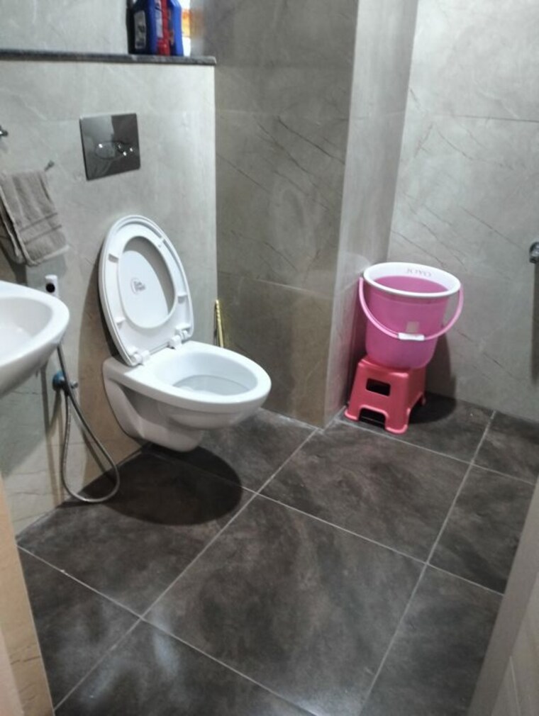Bathroom, skylar-homes 3 Bedroom 1890 Sq.Ft. Apartment In Patiala Road Zirakpur 10684062