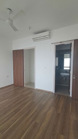 Furnished Amenities in 2 BHK Apartment at LnT Realty Crescent Bay, Parel – for Rent