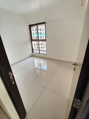 Room in 2 BHK Apartment at Chandak 34 Park Estate, Goregaon West – for Rent