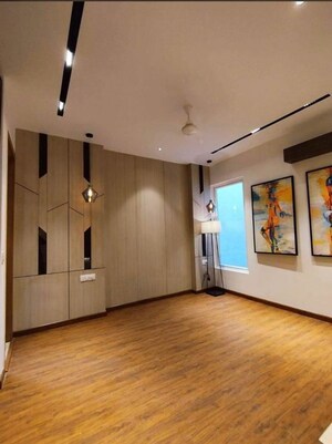 Room in 3 BHK Builder Floor at Ardee City, Sector 52 – for Rent