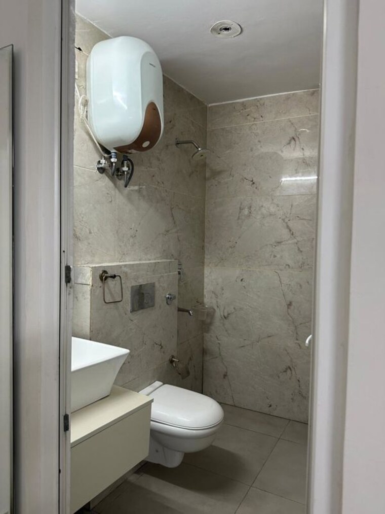 Bathroom, motiaz-royal-citi 3 Bedroom 1950 Sq.Ft. Apartment In Ambala Highway Zirakpur 10684077