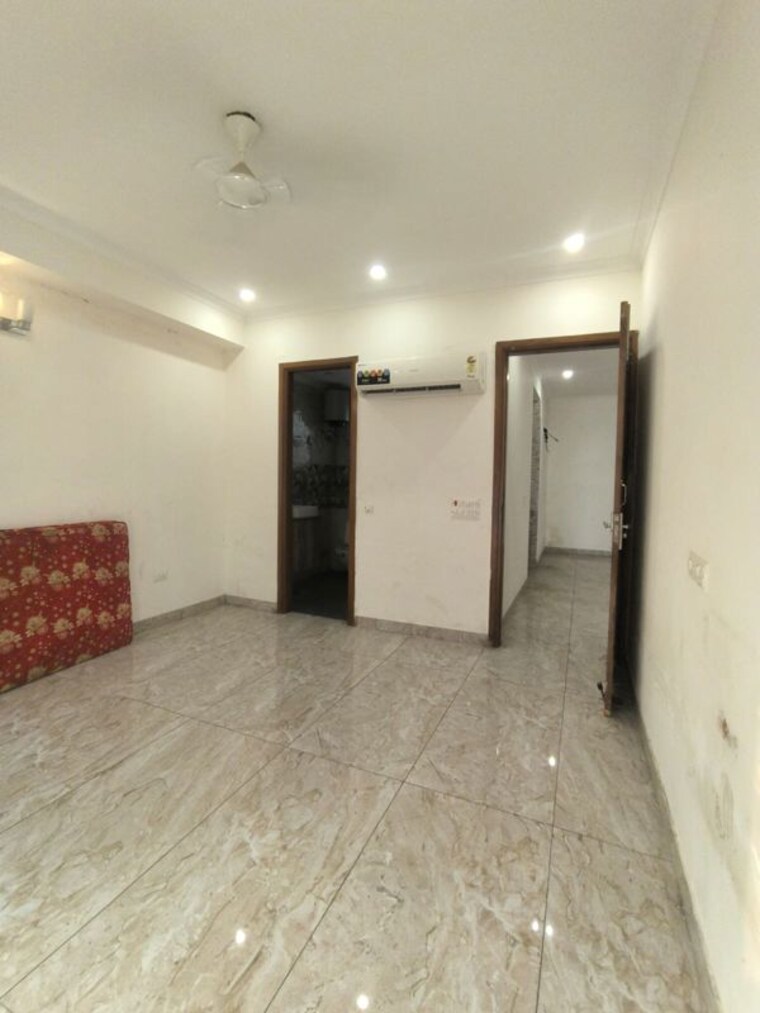 Room, sector 45 3 Bedroom 3000 Sq.Ft. Independent House In Sector 45 Gurgaon 10684081