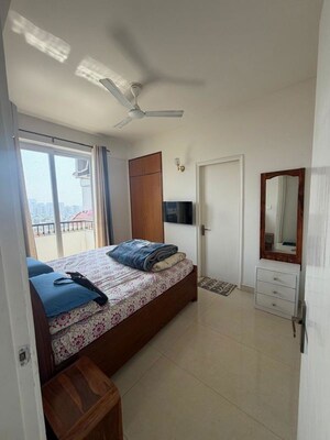 Bedroom in 2 BHK Apartment at DLF Regency Park I, Dlf Phase iv – for Rent