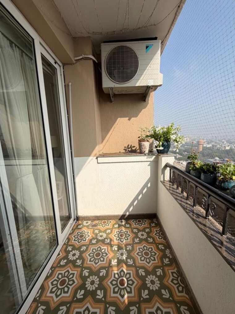 Balcony, dlf-regency-park-i 2 Bedroom 1150 Sq.Ft. Apartment In Dlf Phase iv Gurgaon 10684092