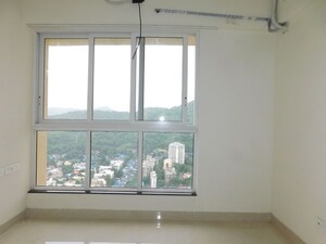 Room in 3 BHK Apartment at Sheth Montana, Mulund West – for Rent
