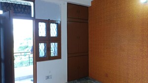 Room in 1 BHK Builder Floor at Vaishali Sector 2 – for Rent