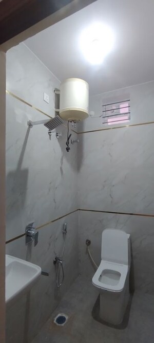 Bathroom in 6+ BHK Builder Floor at Rt Nagar – for Sale
