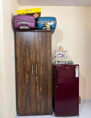 Furnished Amenities in 2 BHK Apartment at Infiniti Mall, Andheri West – for Rent