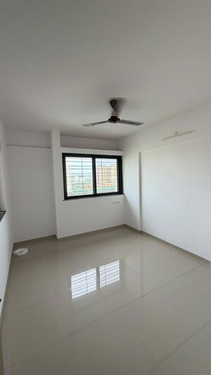 Room in 2 BHK Apartment at Sanjeevani Prestige Avenue, Baner Pashan Link Road – for Rent