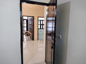 Room in 3 BHK Builder Floor at Sector 9 – for Rent