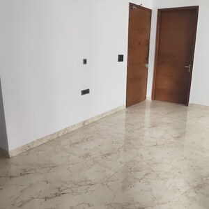 Room in 3 BHK Builder Floor at Sector 10 – for Rent