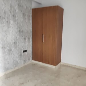 Room in 3 BHK Builder Floor at Sector 10 – for Rent