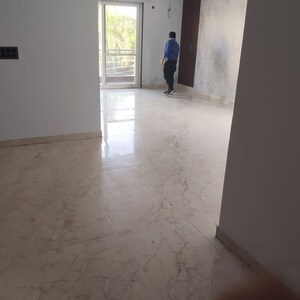 Room in 2 BHK Builder Floor at Sector 10 – for Rent