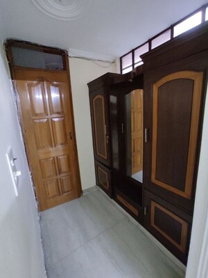 Room in 2.5 BHK Builder Floor at Sector 9 – for Rent