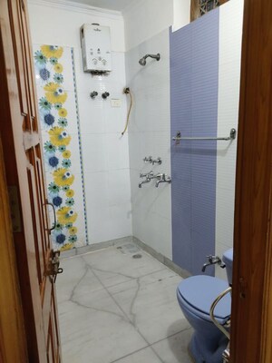 Bathroom in 2.5 BHK Builder Floor at Sector 9 – for Rent