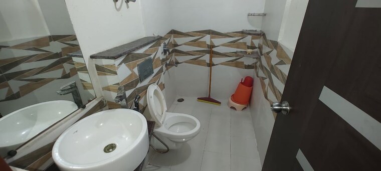 Bathroom, gaur-sportswood 3 Bedroom 1690 Sq.Ft. Apartment In Sector 79 Noida 10684223