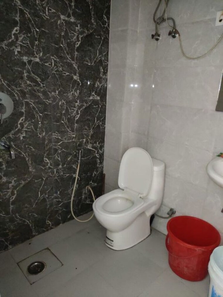 Bathroom, sector 14 2 Bedroom 1123 Sq.Ft. Independent House In Sector 14 Gurgaon 10684234
