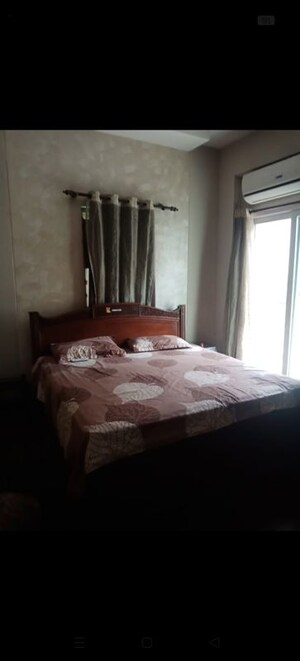 Bedroom in 3.5 BHK Apartment at Mahagun Moderne, Sector 78 – for Rent