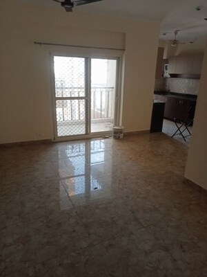 Room in 3 BHK Apartment at Amrapali Terrace Homes, Tech Zone 4 Greater Noida – for Rent