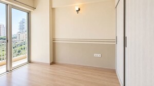 Room in 3 BHK Apartment at DLF Regal Gardens, Sector 90 – for Sale