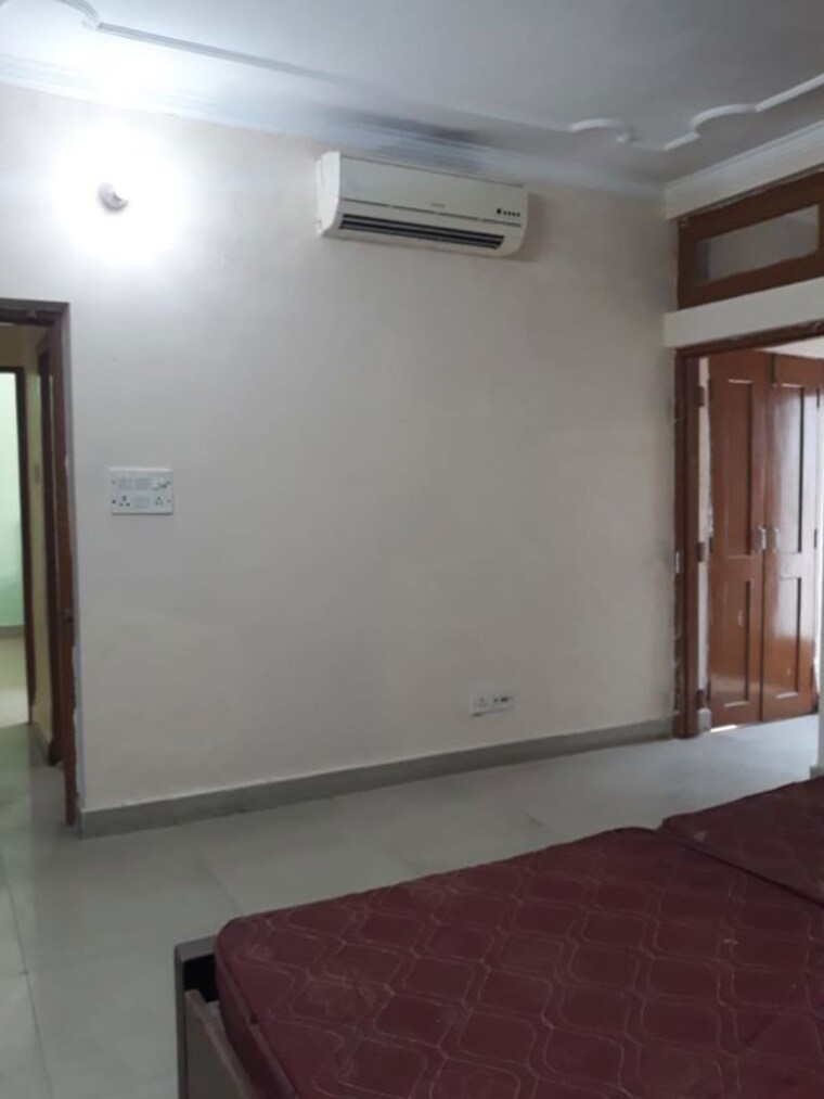 Room, sector 14 2 Bedroom 1169 Sq.Ft. Independent House In Sector 14 Gurgaon 10684244