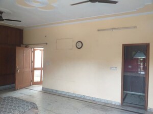 Room in 2 BHK Independent House at Sector 14 – for Rent