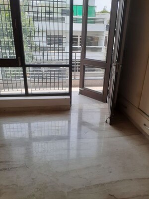 Room in 2 BHK Independent House at Sector 14 – for Rent