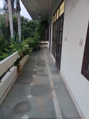 Balcony in 2 BHK Independent House at Sector 14 – for Rent